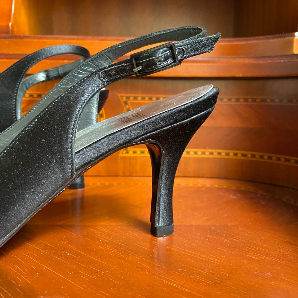 Stuart Weitzman sling backs with Rhinestone - Picture 2 of 9